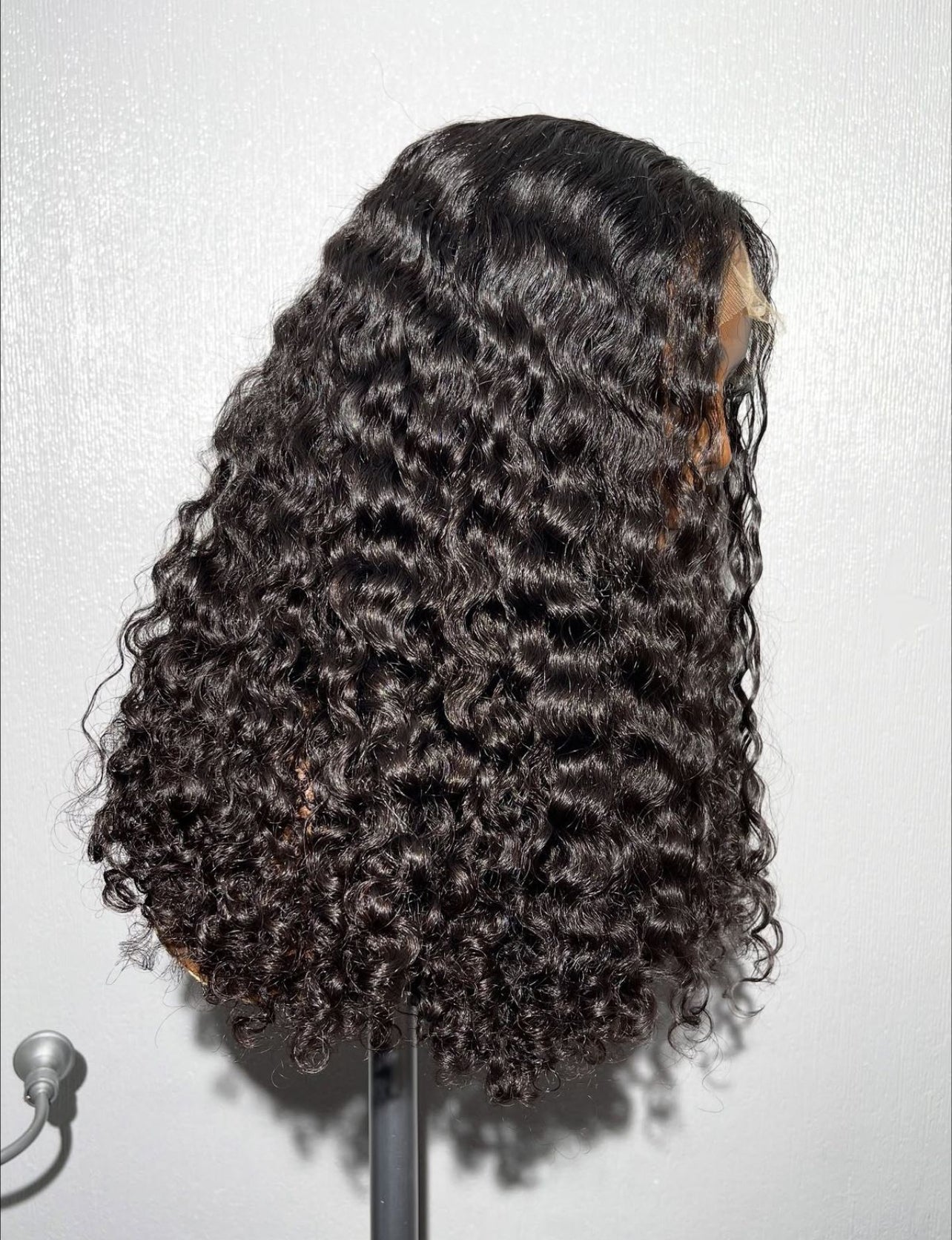 20-inch Curly Full Frontal Wig